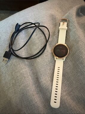 garmin vivoactive 4s smartwatch white band with rose gold bezel